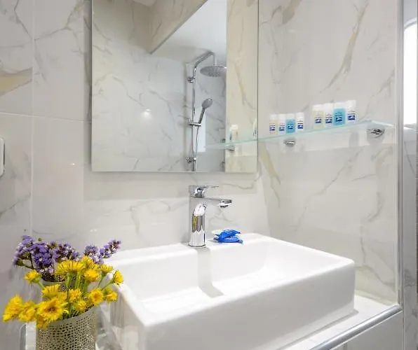 Connection Naxos Town