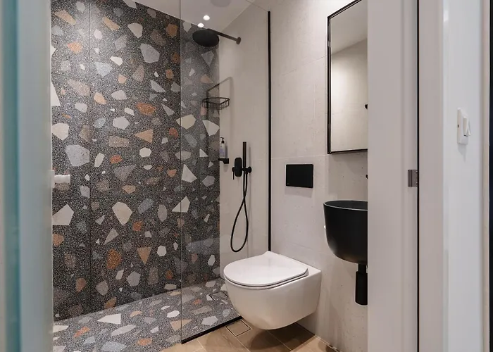 Connection Naxos Town