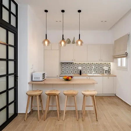 Connection Naxos Town بيت للعطل *